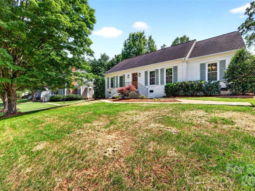 3338 Stocktie Road, Charlotte, NC 28210.  MLS# CAR4379362, YatesRealty ID 22109. 