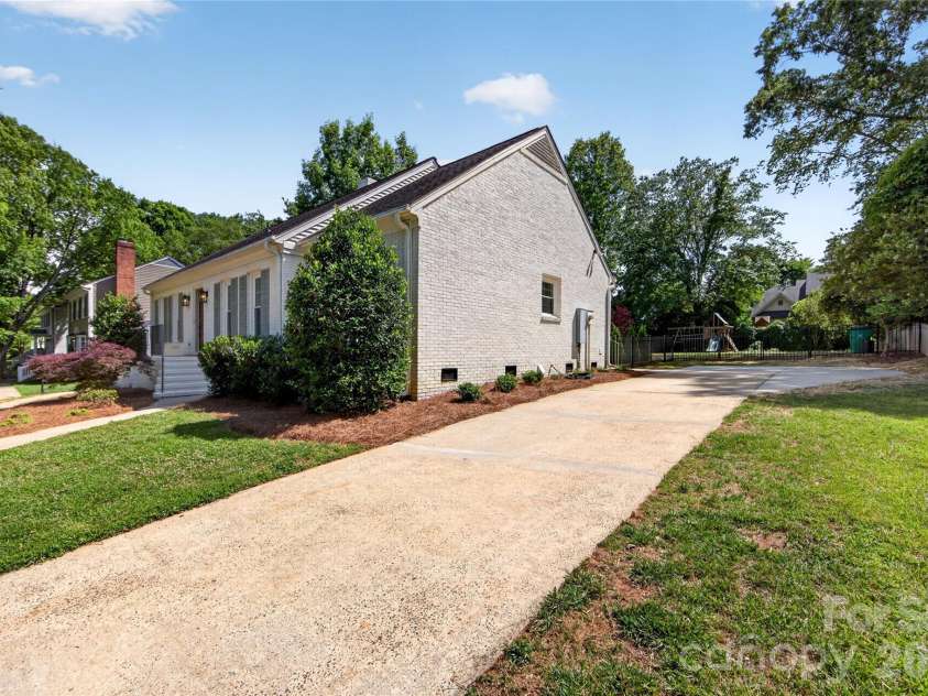 3338 Stocktie Road, Charlotte, NC 28210.  MLS# CAR4379362, YatesRealty ID 22109. 