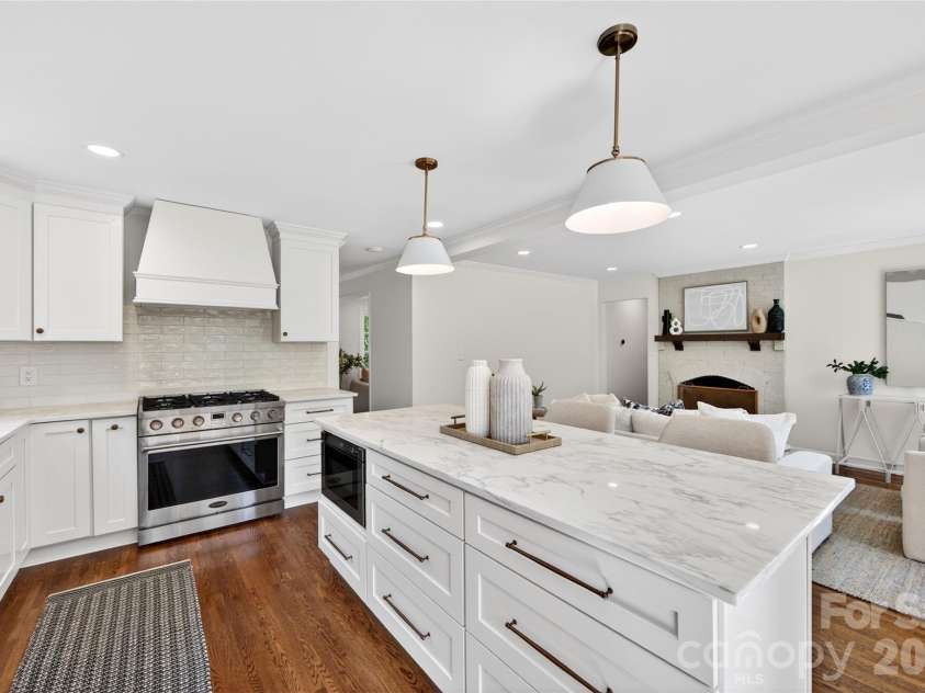 3338 Stocktie Road, Charlotte, NC 28210.  MLS# CAR4379362, YatesRealty ID 22109. 