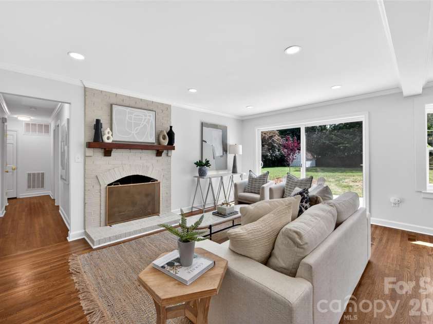 3338 Stocktie Road, Charlotte, NC 28210.  MLS# CAR4379362, YatesRealty ID 22109. 