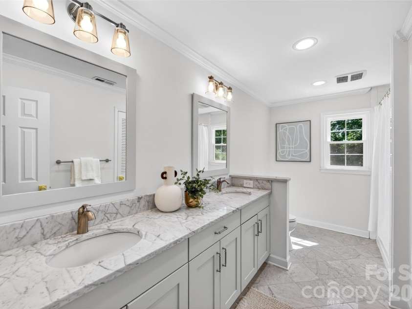 3338 Stocktie Road, Charlotte, NC 28210.  MLS# CAR4379362, YatesRealty ID 22109. 