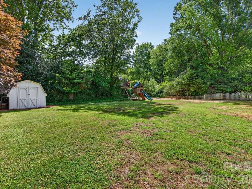 3338 Stocktie Road, Charlotte, NC 28210.  MLS# CAR4379362, YatesRealty ID 22109. 