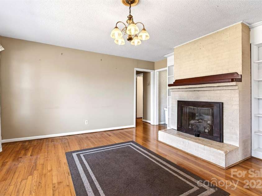 106 Chapel Street, Spruce Pine, NC 28777.  MLS# CAR4248002, YatesRealty ID 2211. 