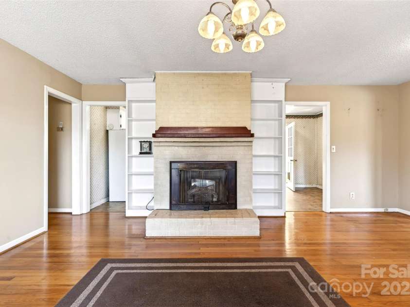 106 Chapel Street, Spruce Pine, NC 28777.  MLS# CAR4248002, YatesRealty ID 2211. 