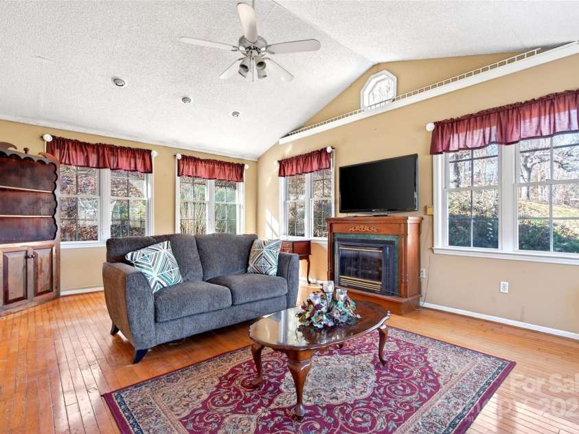 106 Chapel Street, Spruce Pine, NC 28777.  MLS# CAR4248002, YatesRealty ID 2211. 