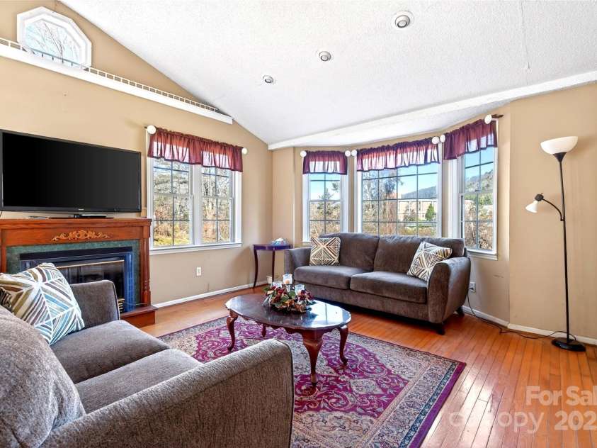 106 Chapel Street, Spruce Pine, NC 28777.  MLS# CAR4248002, YatesRealty ID 2211. 