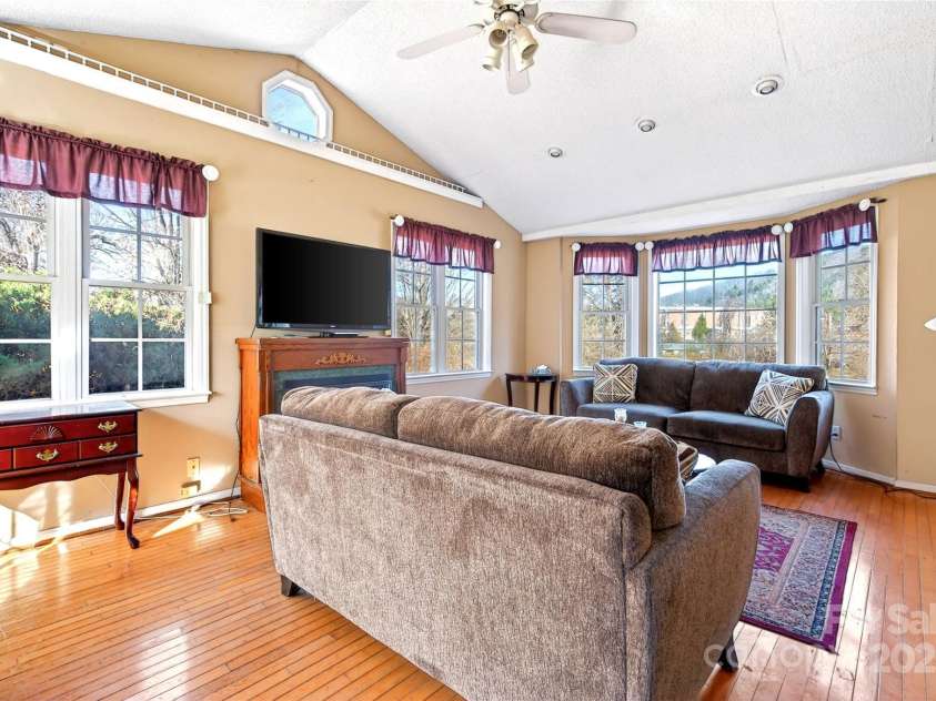 106 Chapel Street, Spruce Pine, NC 28777.  MLS# CAR4248002, YatesRealty ID 2211. 