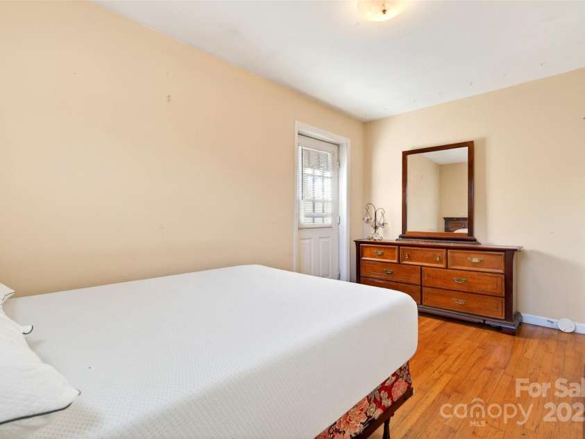 106 Chapel Street, Spruce Pine, NC 28777.  MLS# CAR4248002, YatesRealty ID 2211. 