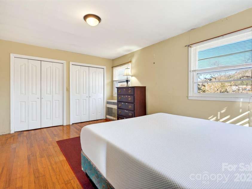 106 Chapel Street, Spruce Pine, NC 28777.  MLS# CAR4248002, YatesRealty ID 2211. 