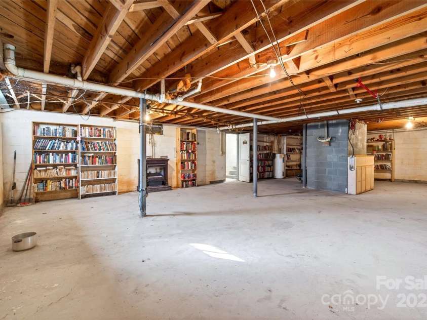 106 Chapel Street, Spruce Pine, NC 28777.  MLS# CAR4248002, YatesRealty ID 2211. 