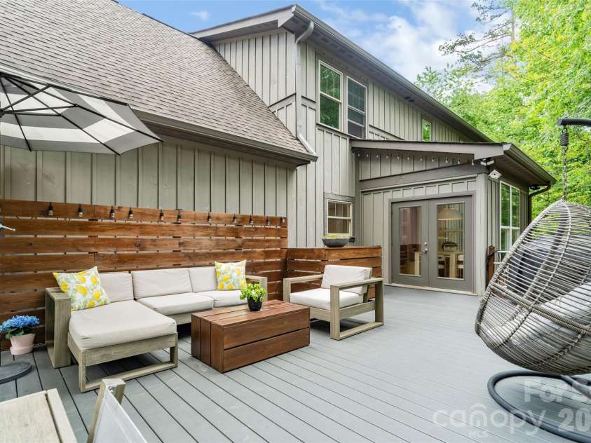 44 Sluder Branch Road, Leicester, NC 28748.  MLS# CAR4381971, YatesRealty ID 22110. 