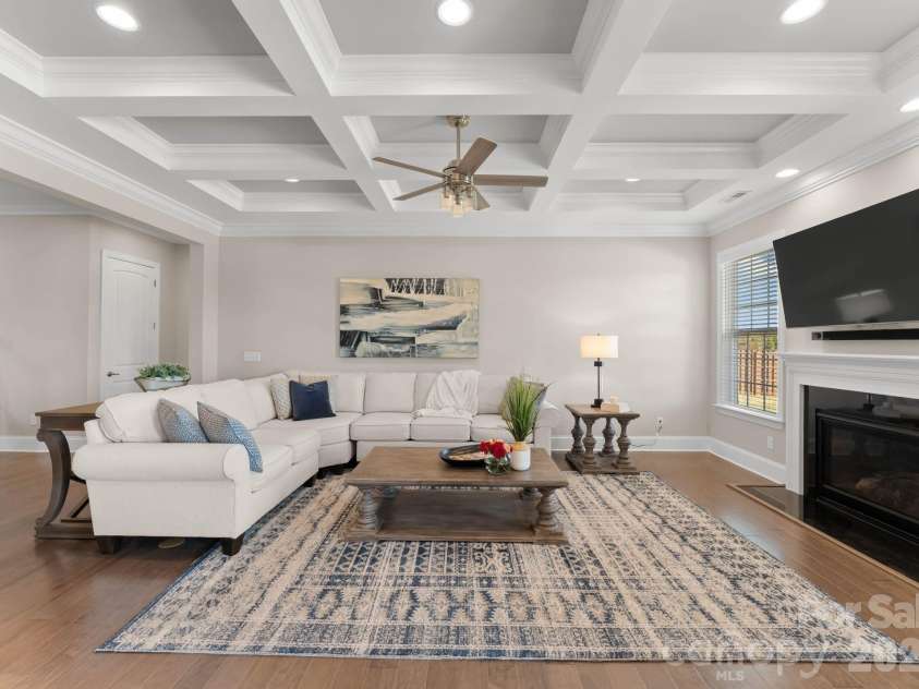 1053 Harlow's Crossing Drive, Matthews, NC 28104.  MLS# CAR4353232, YatesRealty ID 22111. Comfortable living area