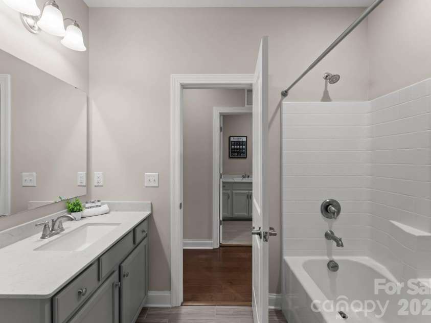 1053 Harlow's Crossing Drive, Matthews, NC 28104.  MLS# CAR4353232, YatesRealty ID 22111. Full bathroom with ample counter space