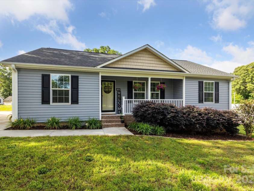 835 Jet Street, Kannapolis, NC 28081.  MLS# CAR4260639, YatesRealty ID 22111. 