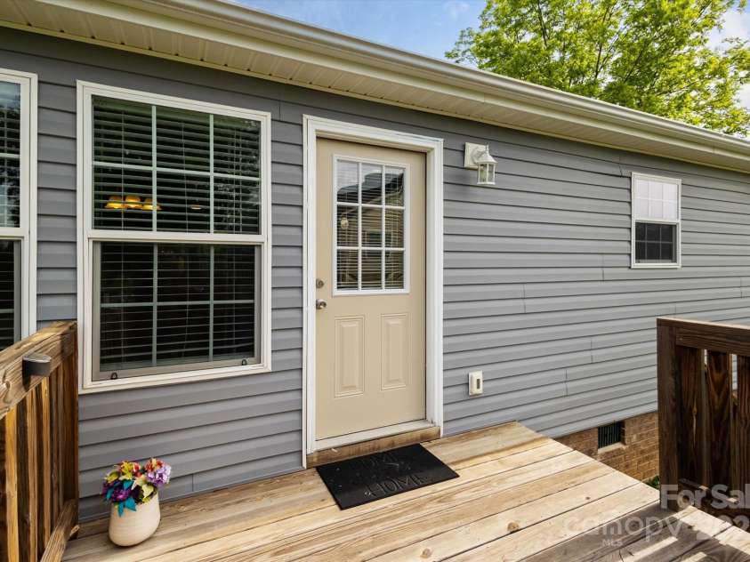 835 Jet Street, Kannapolis, NC 28081.  MLS# CAR4260639, YatesRealty ID 22111. 