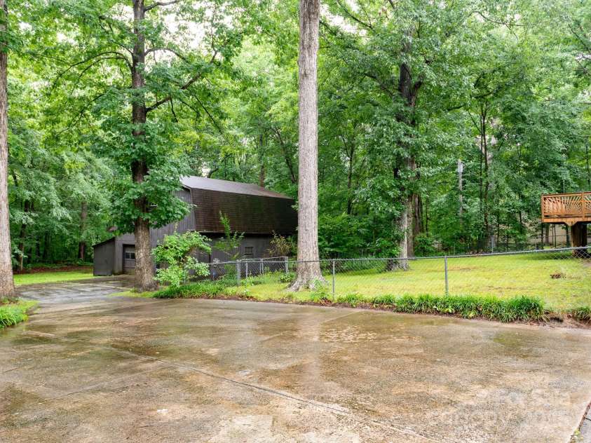 5109 Goldcrest Drive, Indian Trail, NC 28079.  MLS# CAR4265606, YatesRealty ID 22113. 