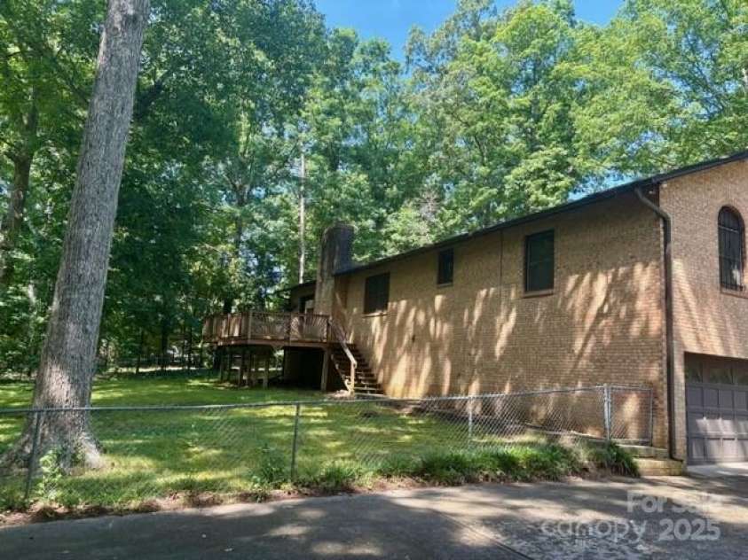 5109 Goldcrest Drive, Indian Trail, NC 28079.  MLS# CAR4265606, YatesRealty ID 22113. 
