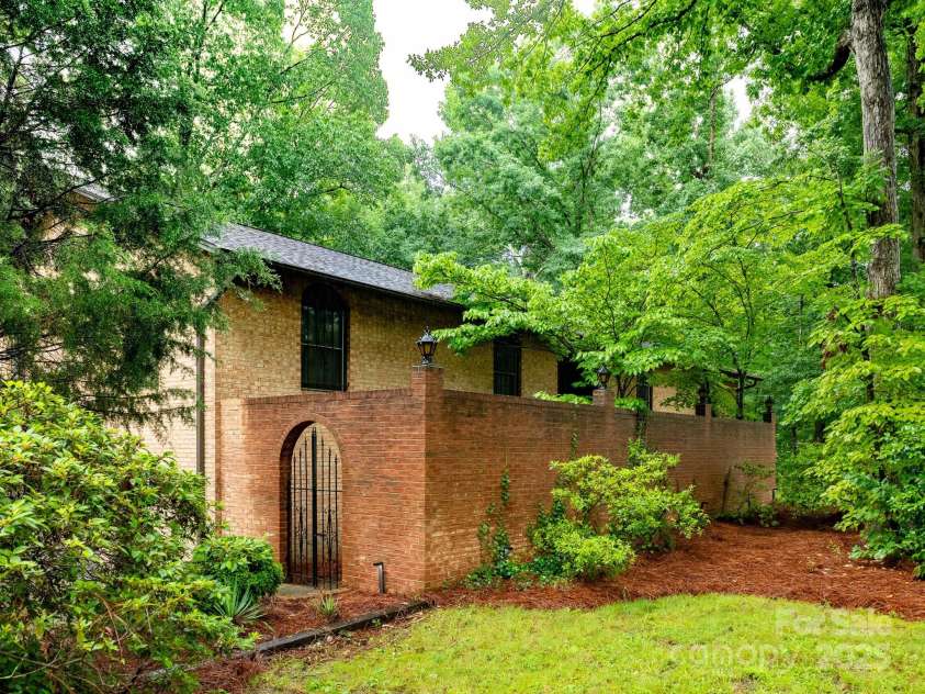 5109 Goldcrest Drive, Indian Trail, NC 28079.  MLS# CAR4265606, YatesRealty ID 22113. 