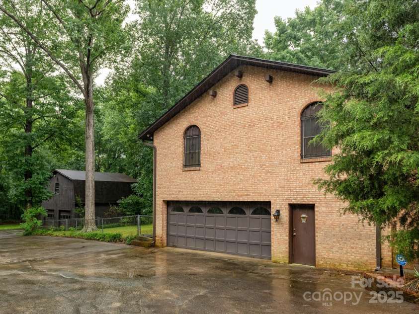 5109 Goldcrest Drive, Indian Trail, NC 28079.  MLS# CAR4265606, YatesRealty ID 22113. 