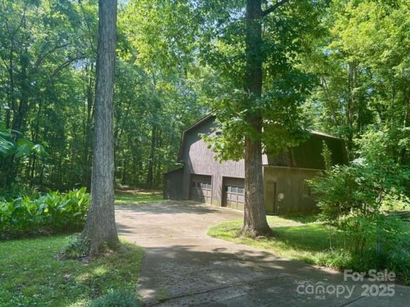 5109 Goldcrest Drive, Indian Trail, NC 28079.  MLS# CAR4265606, YatesRealty ID 22113. 