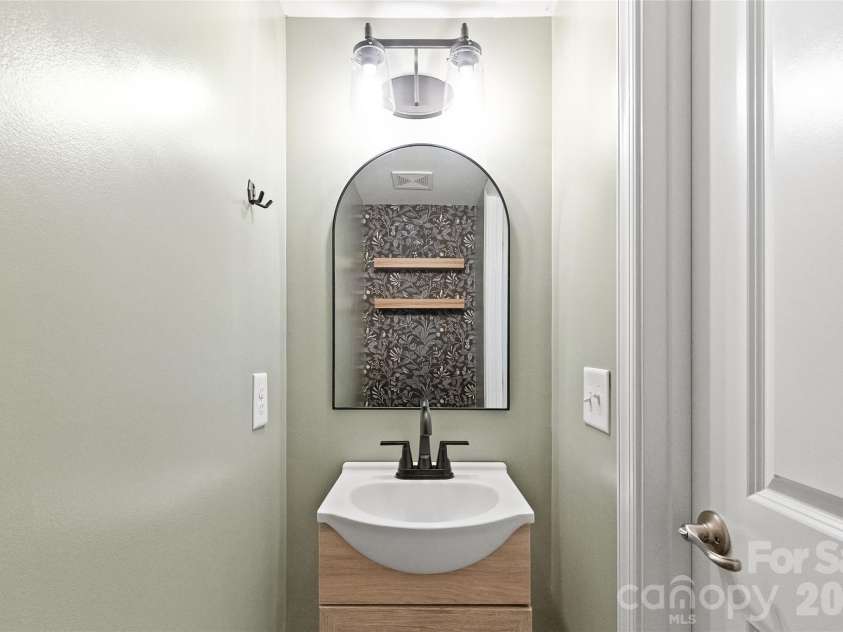 4248 Audubon Park Drive, Charlotte, NC 28217.  MLS# CAR4330051, YatesRealty ID 22114. 