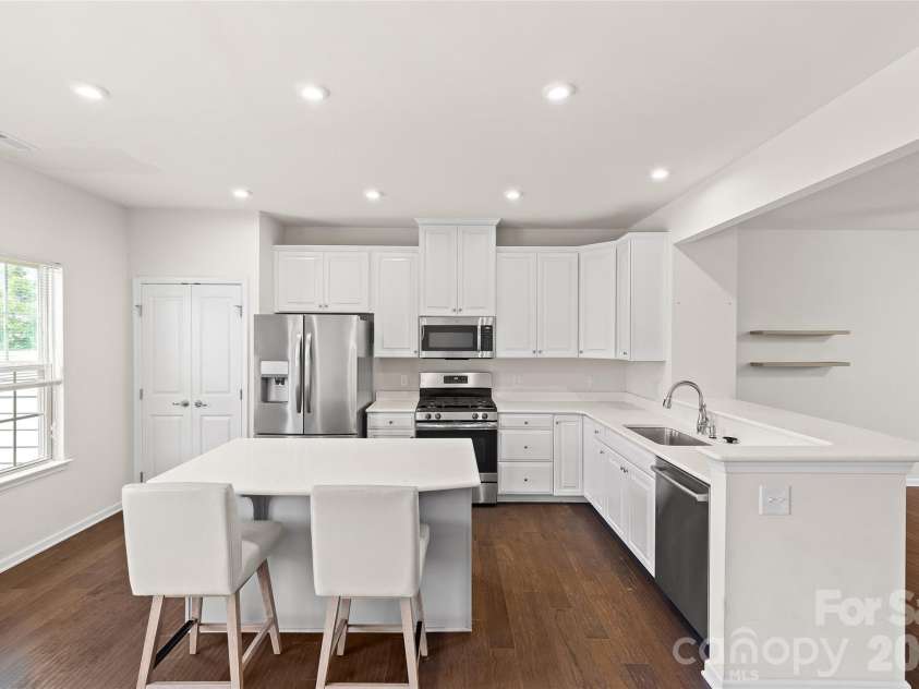 4248 Audubon Park Drive, Charlotte, NC 28217.  MLS# CAR4330051, YatesRealty ID 22114. 
