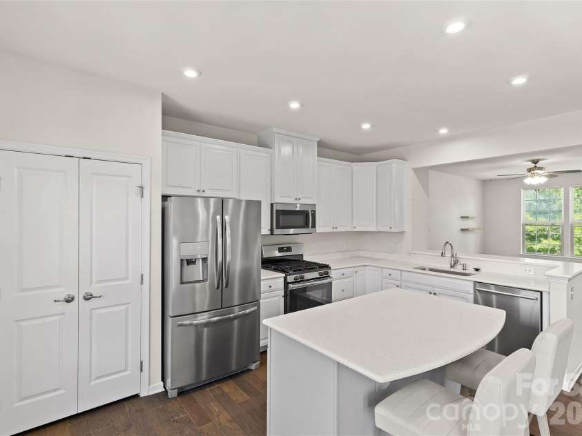 4248 Audubon Park Drive, Charlotte, NC 28217.  MLS# CAR4330051, YatesRealty ID 22114. 