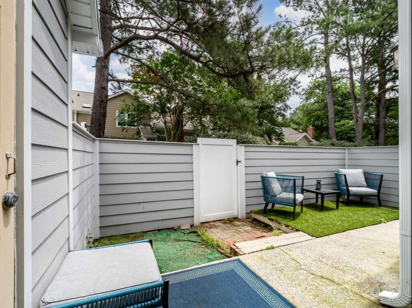 9121 Kings Canyon Drive, Charlotte, NC 28210.  MLS# CAR4264928, YatesRealty ID 22114. 