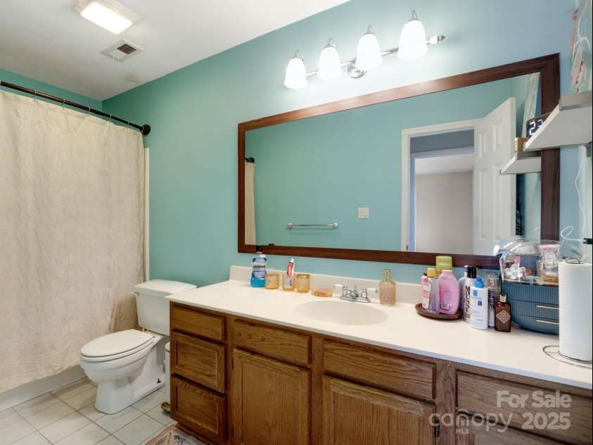 9121 Kings Canyon Drive, Charlotte, NC 28210.  MLS# CAR4264928, YatesRealty ID 22114. Actual bathroom