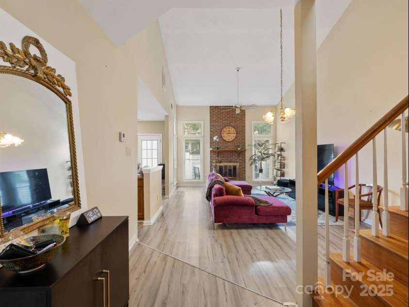 9121 Kings Canyon Drive, Charlotte, NC 28210.  MLS# CAR4264928, YatesRealty ID 22114. Actual foyer