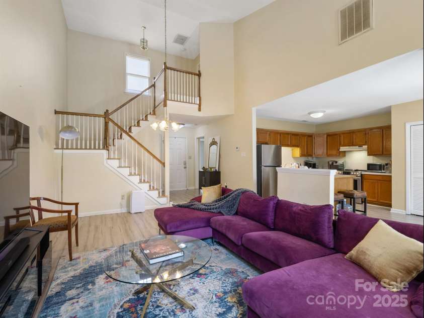 9121 Kings Canyon Drive, Charlotte, NC 28210.  MLS# CAR4264928, YatesRealty ID 22114. Actual great room /kitchen