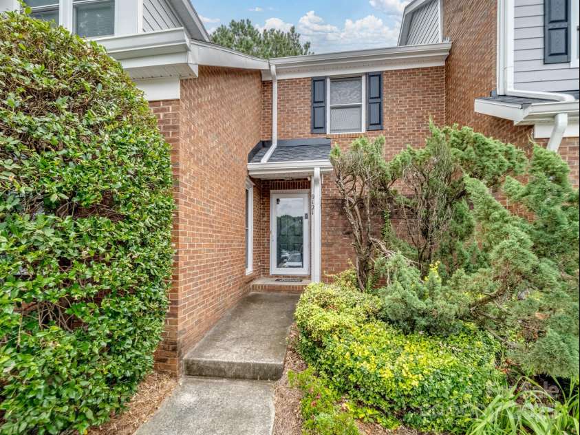 9121 Kings Canyon Drive, Charlotte, NC 28210.  MLS# CAR4264928, YatesRealty ID 22114. Front