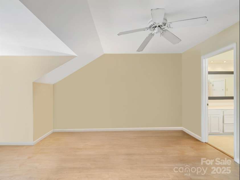 9121 Kings Canyon Drive, Charlotte, NC 28210.  MLS# CAR4264928, YatesRealty ID 22114. Primary bedroom