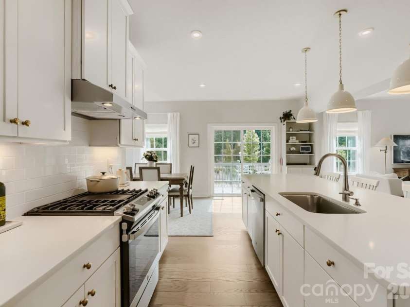 11126 Sound Road, Davidson, NC 28036.  MLS# CAR4379967, YatesRealty ID 22115. 