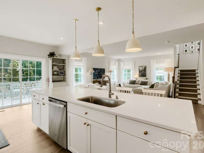 11126 Sound Road, Davidson, NC 28036.  MLS# CAR4379967, YatesRealty ID 22115. 
