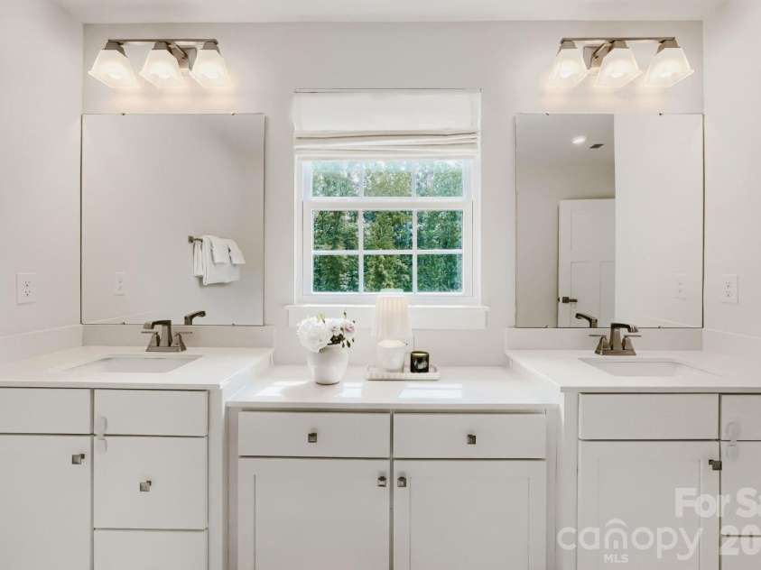11126 Sound Road, Davidson, NC 28036.  MLS# CAR4379967, YatesRealty ID 22115. 