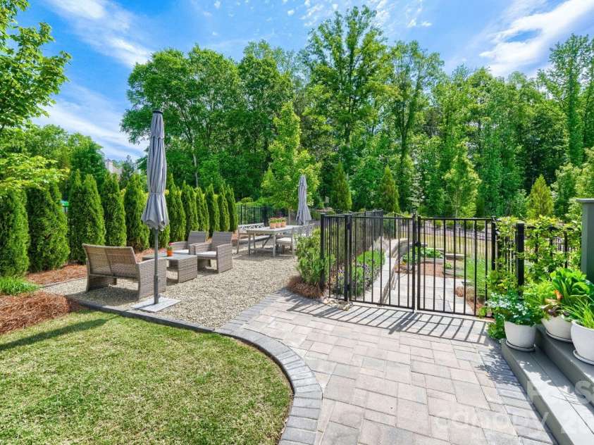 11126 Sound Road, Davidson, NC 28036.  MLS# CAR4379967, YatesRealty ID 22115. 