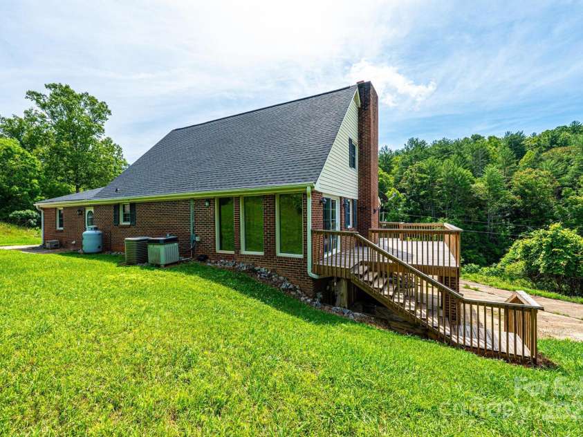 5595 Cloverfield Place, Boomer, NC 28606.  MLS# CAR4265355, YatesRealty ID 22115. 