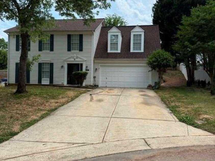 1141 Cureton Place, Charlotte, NC 28217.  MLS# CAR4381082, YatesRealty ID 22116. 