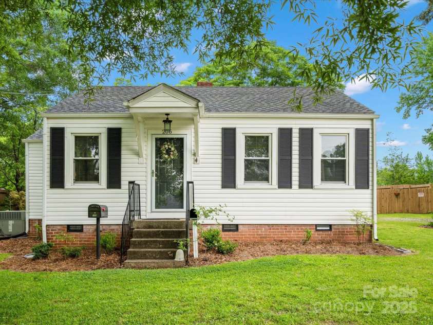 206 Charlotte Street, York, SC 29745.  MLS# CAR4268204, YatesRealty ID 22117. 