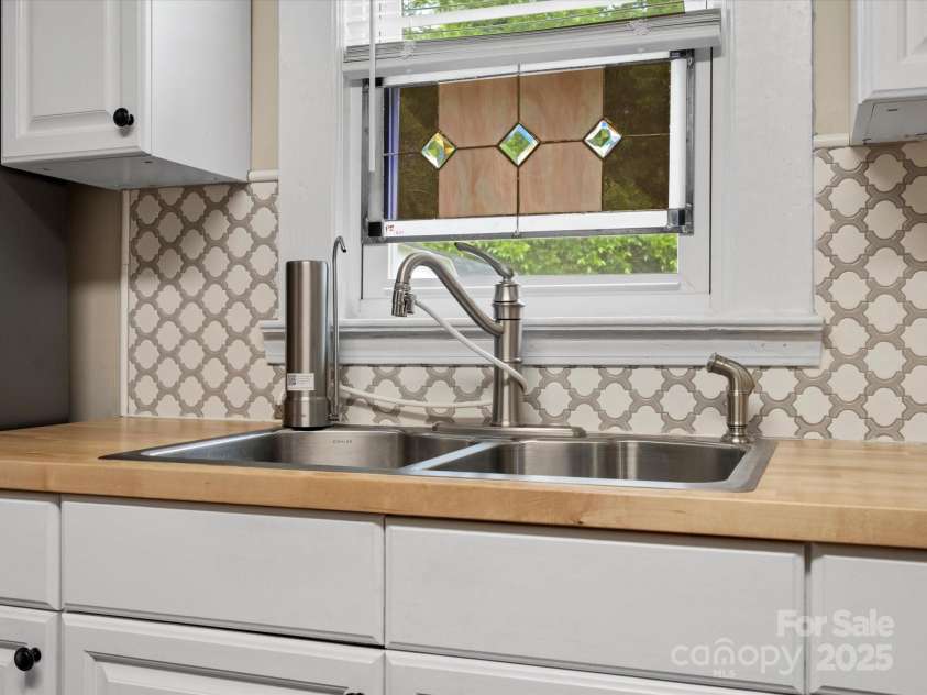 206 Charlotte Street, York, SC 29745.  MLS# CAR4268204, YatesRealty ID 22117. 