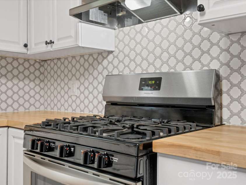 206 Charlotte Street, York, SC 29745.  MLS# CAR4268204, YatesRealty ID 22117. 