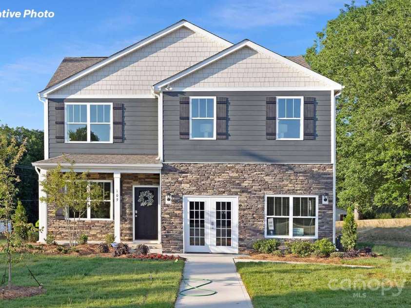 780 14th Avenue Court, Hickory, NC 28601.  MLS# CAR4271206, YatesRealty ID 22118. 