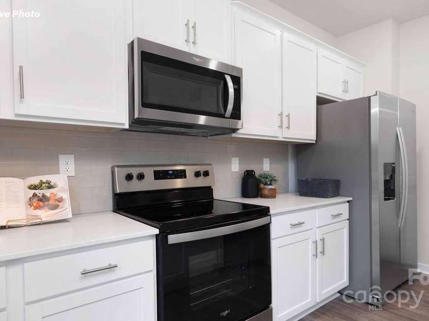 780 14th Avenue Court, Hickory, NC 28601.  MLS# CAR4271206, YatesRealty ID 22118. 