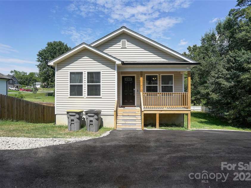 809 Fisher Street, Concord, NC 28027.  MLS# CAR4250424, YatesRealty ID 22119. 809 Fisher St