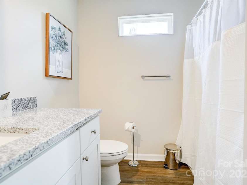 809 Fisher Street, Concord, NC 28027.  MLS# CAR4250424, YatesRealty ID 22119. Primary Bath