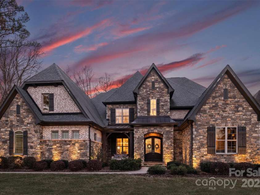 17639 Stuttgart Road, Davidson, NC 28036.  MLS# CAR4221186, YatesRealty ID 2212. 