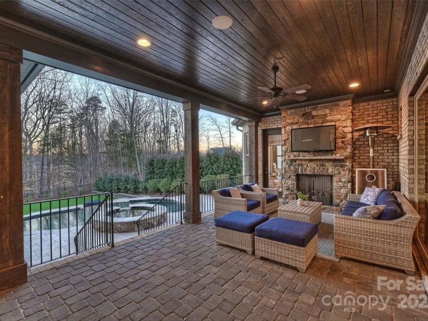 17639 Stuttgart Road, Davidson, NC 28036.  MLS# CAR4221186, YatesRealty ID 2212. 