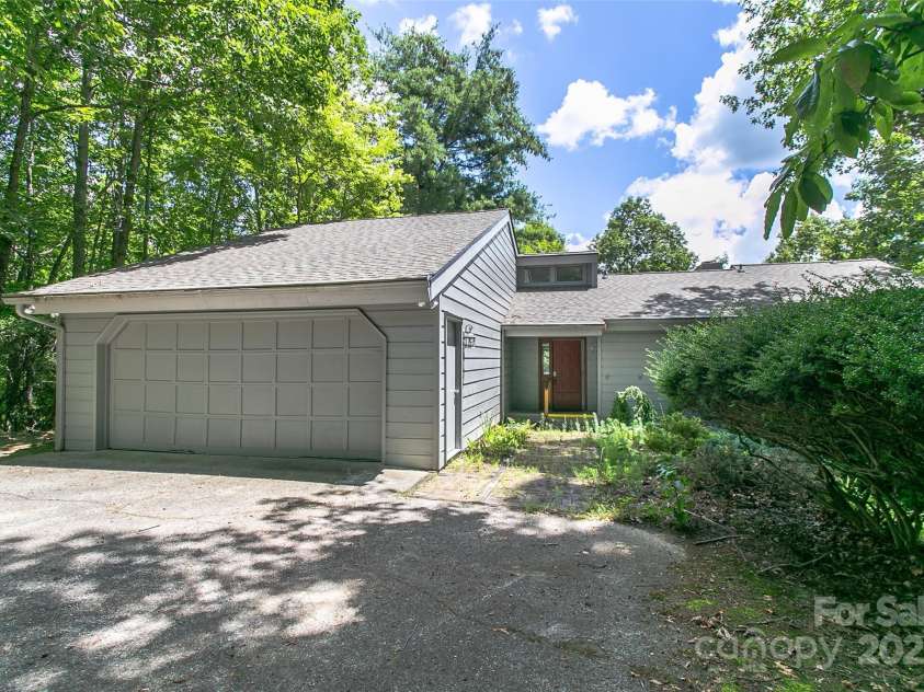 47 Tsitsi Court, Brevard, NC 28712.  MLS# CAR4282699, YatesRealty ID 2212. 