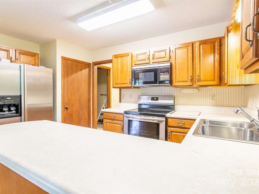 47 Tsitsi Court, Brevard, NC 28712.  MLS# CAR4282699, YatesRealty ID 2212. 